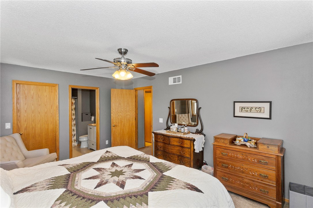 2312 E Caulder Court