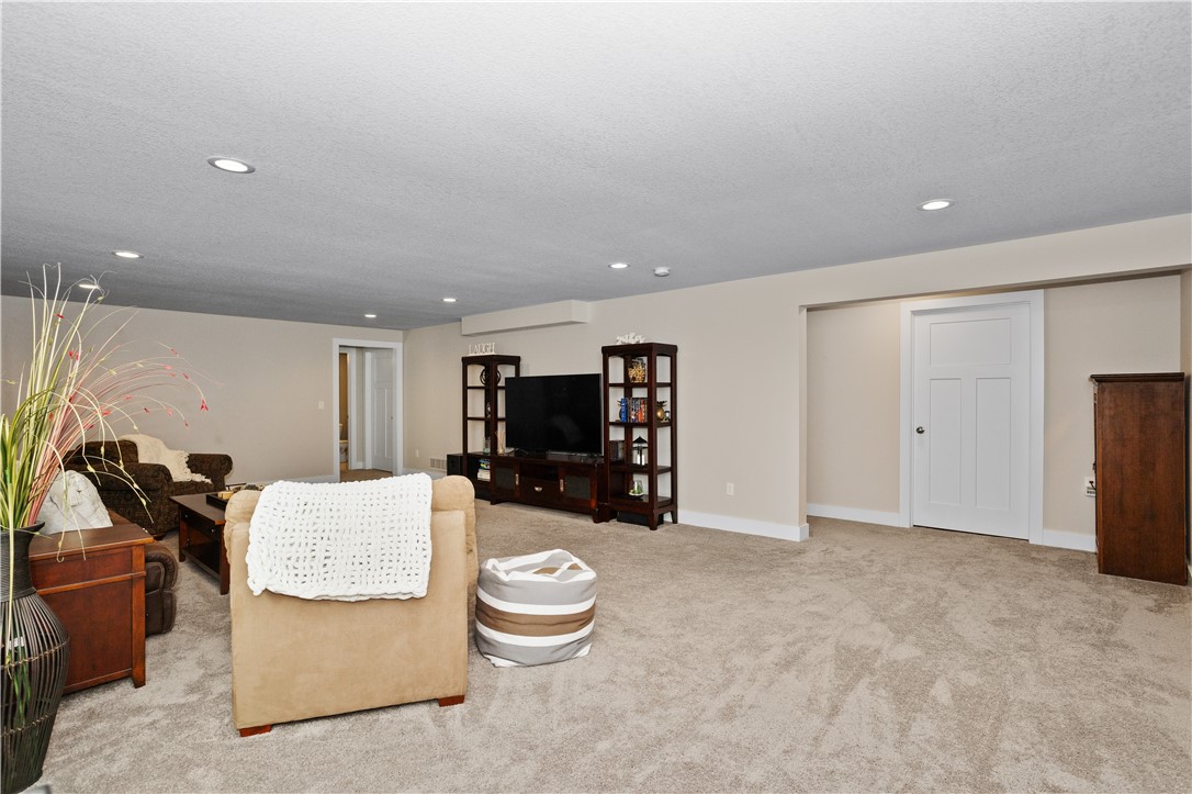 52 SE Pembrooke Lane