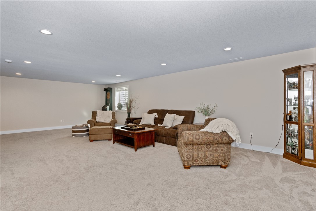 52 SE Pembrooke Lane