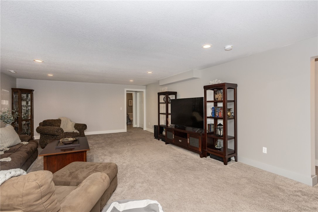 52 SE Pembrooke Lane