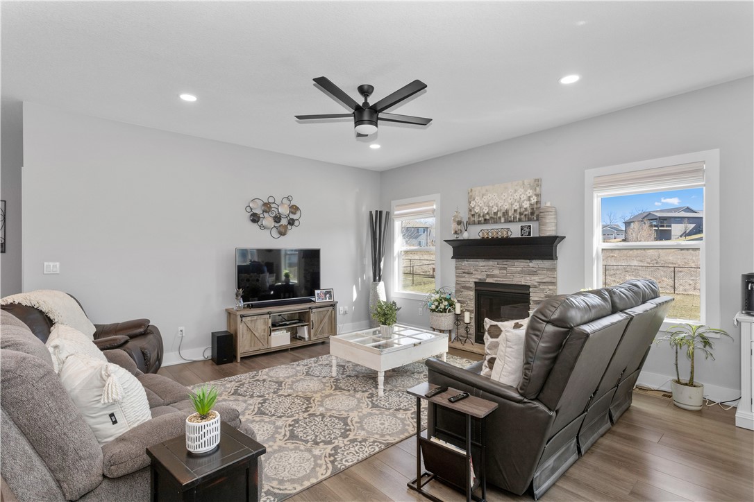 52 SE Pembrooke Lane