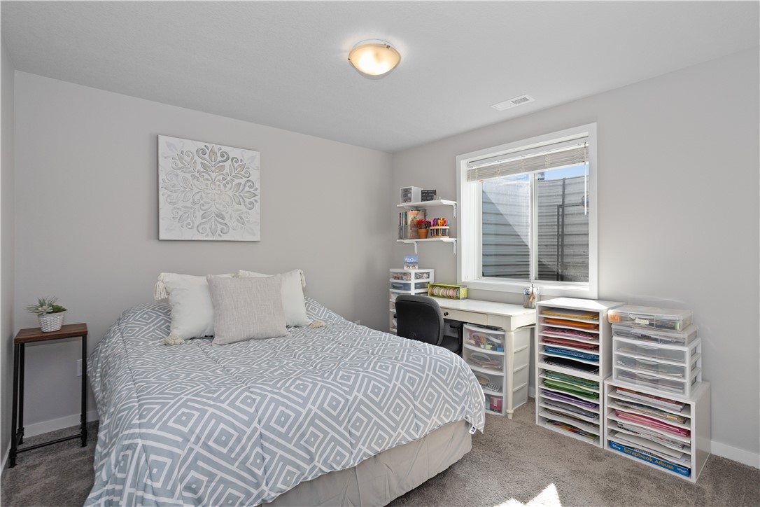 52 SE Pembrooke Lane