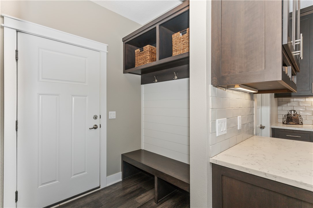 601 NW Somerset Court