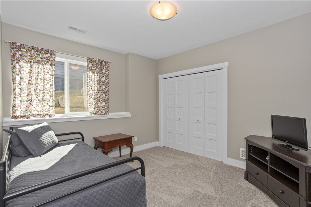 601 NW Somerset Court