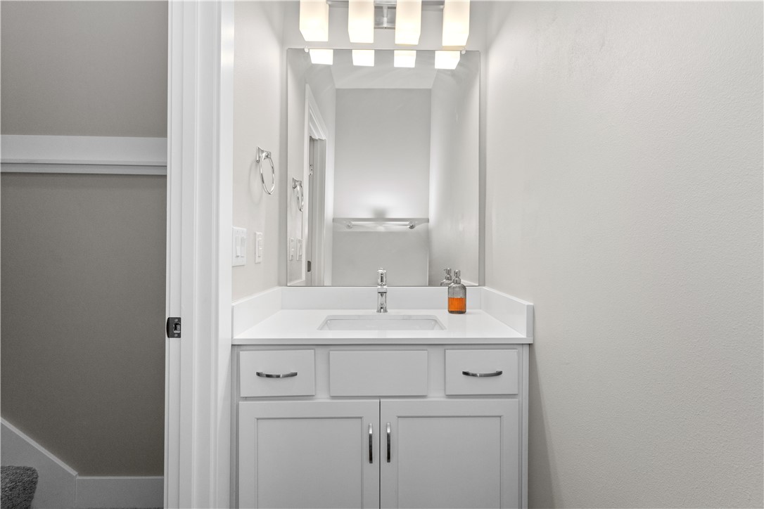 402 NE Whitetail Drive