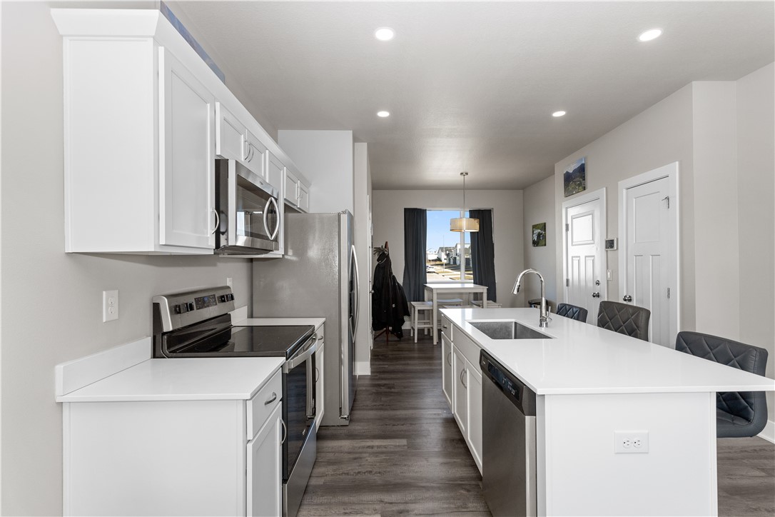 402 NE Whitetail Drive