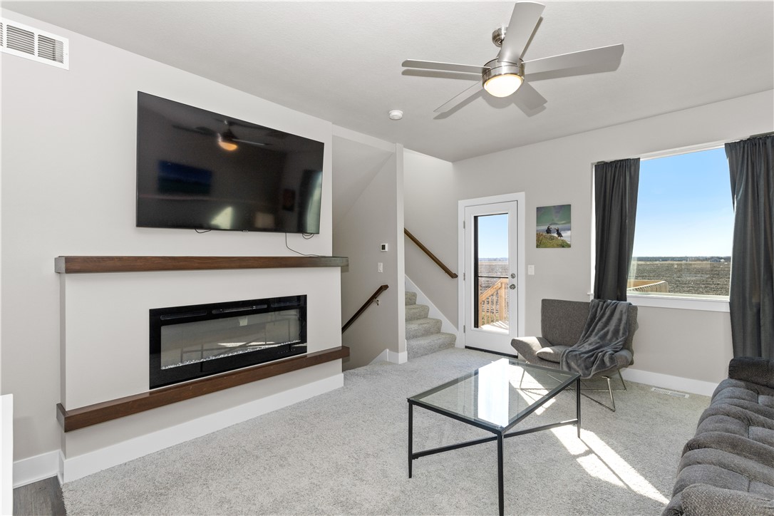 402 NE Whitetail Drive