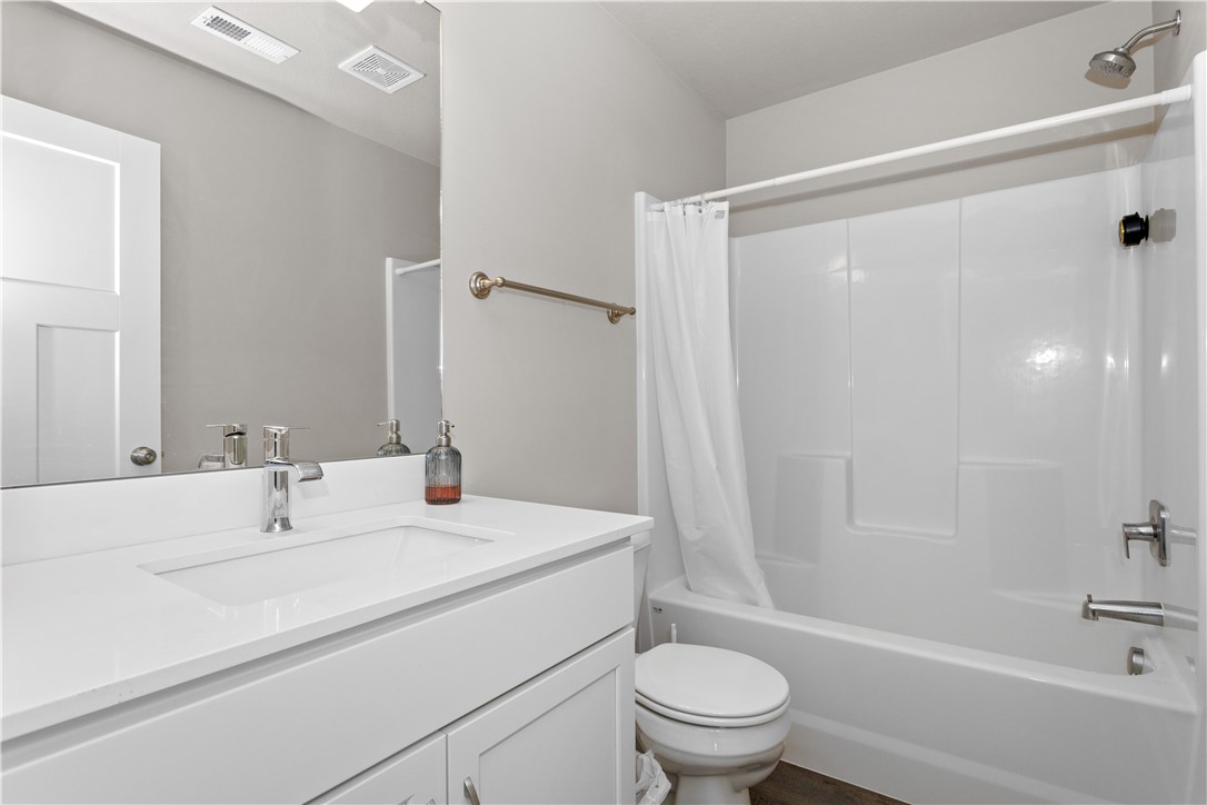 402 NE Whitetail Drive