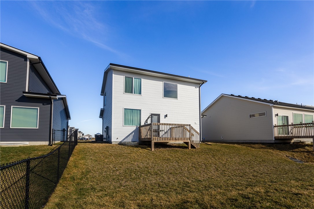 402 NE Whitetail Drive