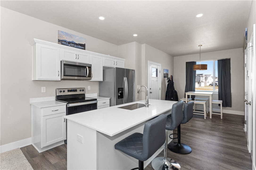 402 NE Whitetail Drive