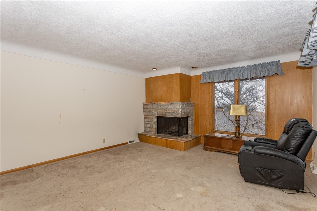 6755 NW Timberline Drive