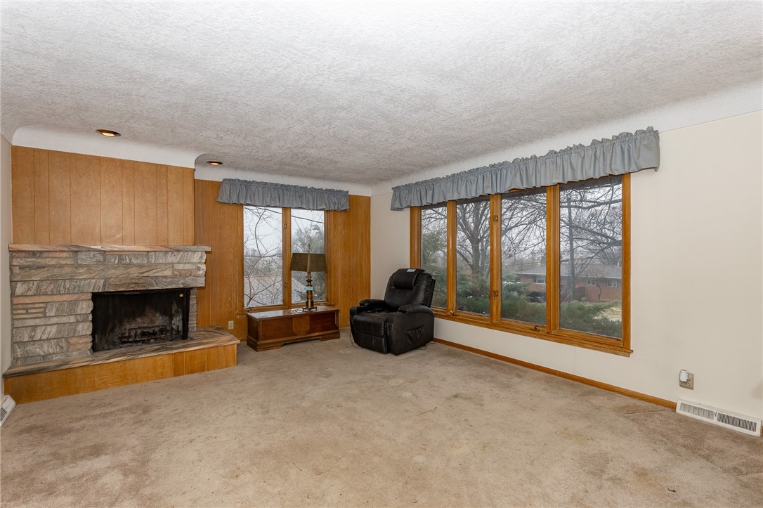 6755 NW Timberline Drive