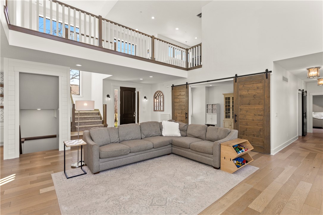 1155 S Kingswood Court