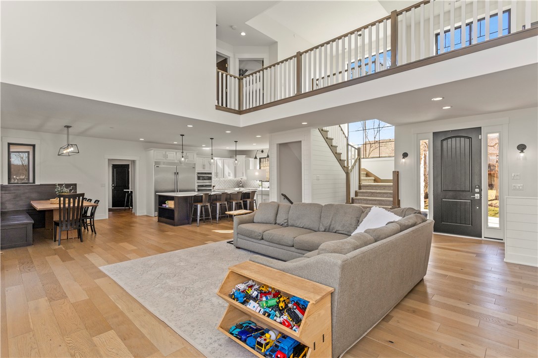 1155 S Kingswood Court