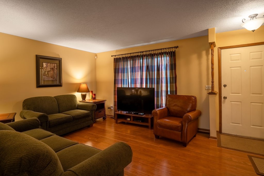 1724 E Lacona Avenue