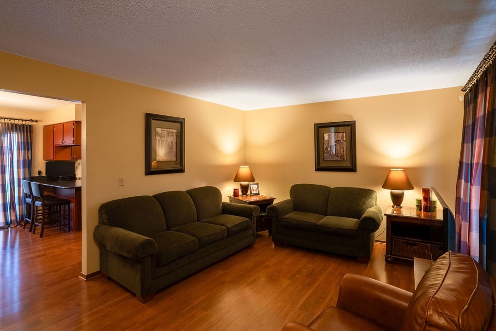 1724 E Lacona Avenue