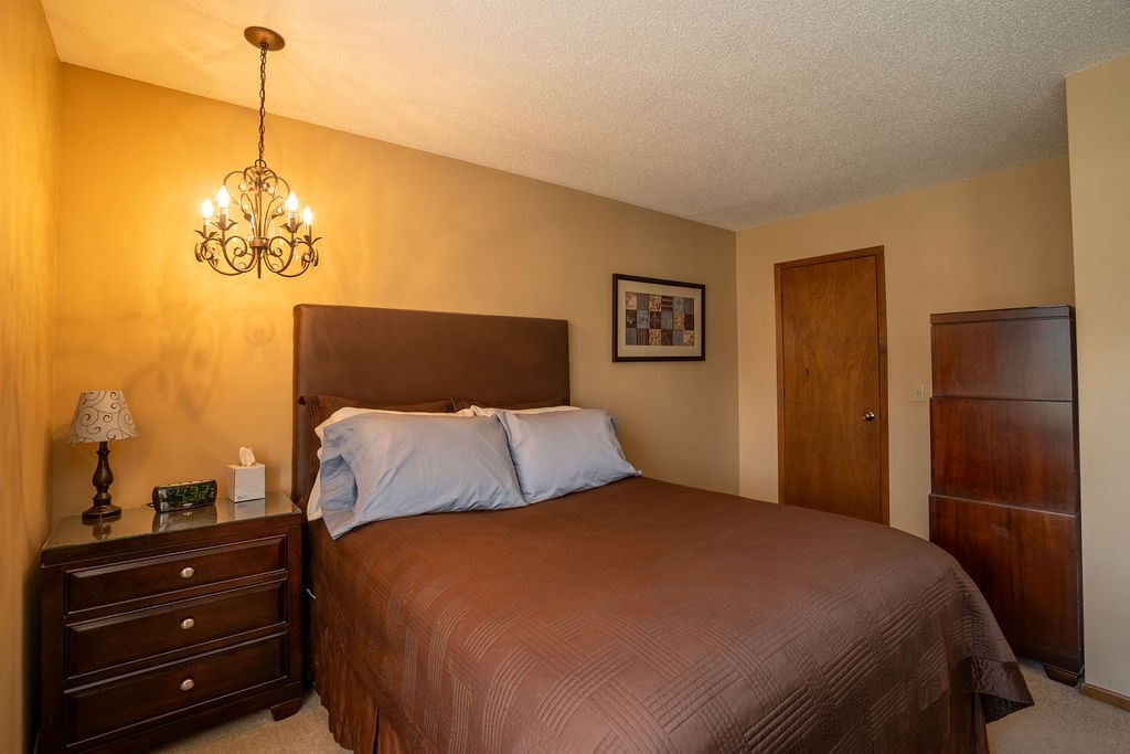 1724 E Lacona Avenue