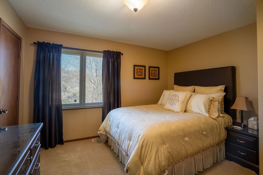 1724 E Lacona Avenue