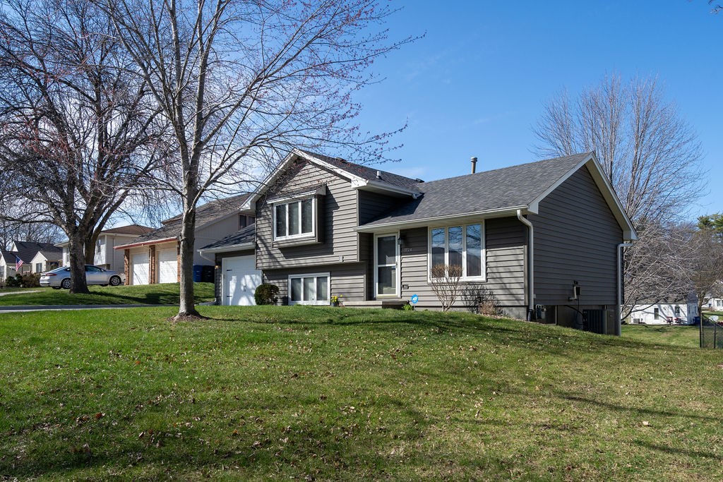 1724 E Lacona Avenue