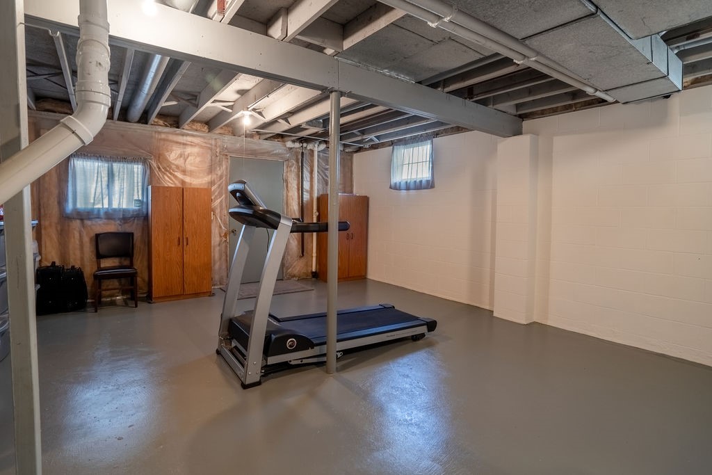 1724 E Lacona Avenue