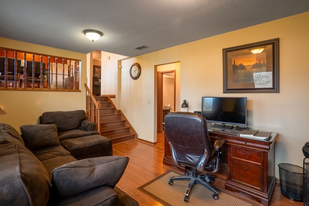 1724 E Lacona Avenue