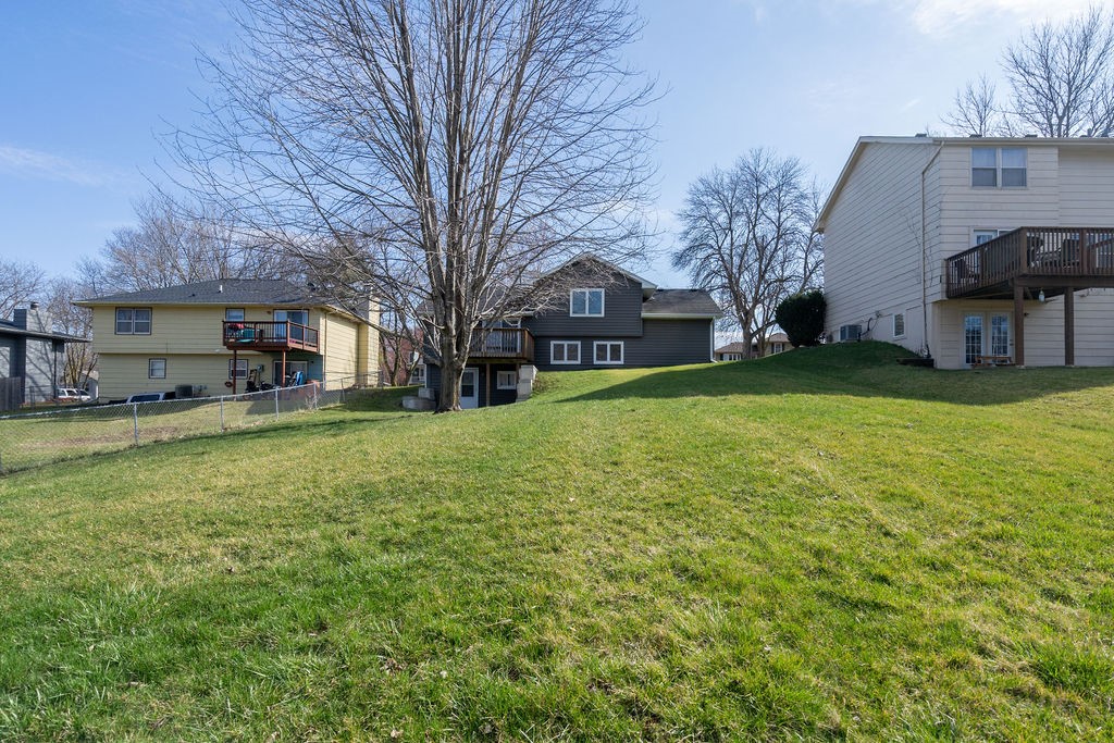 1724 E Lacona Avenue