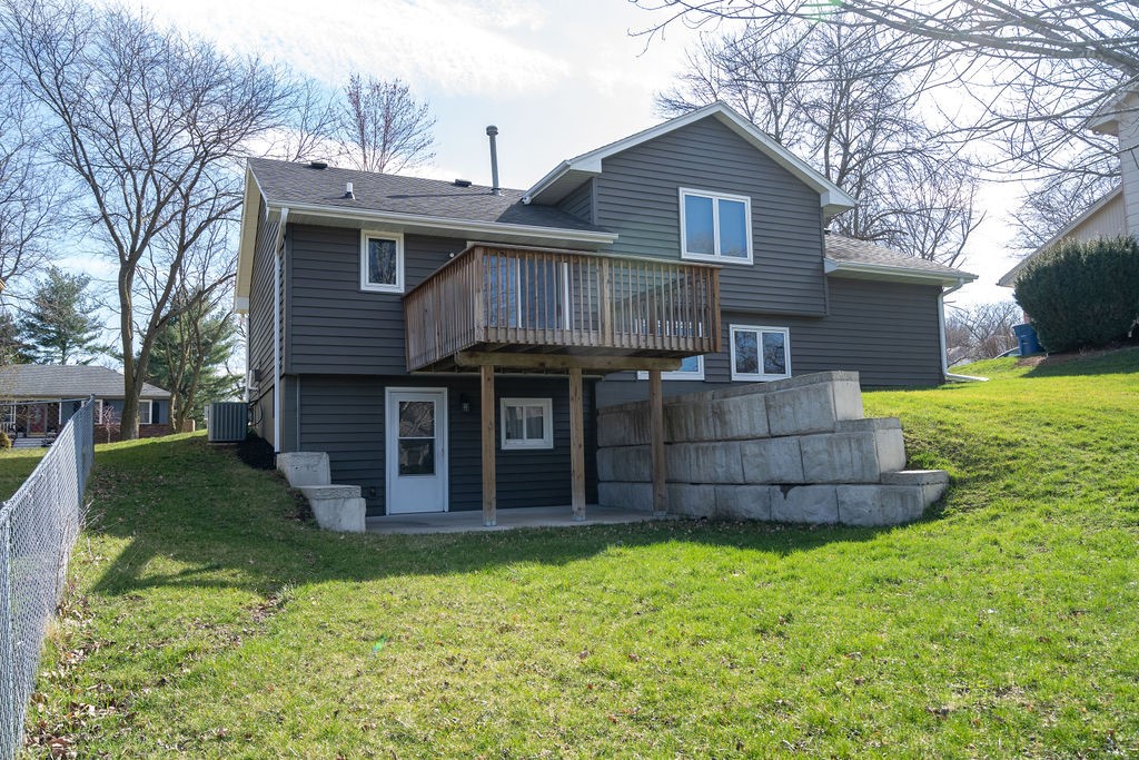 1724 E Lacona Avenue