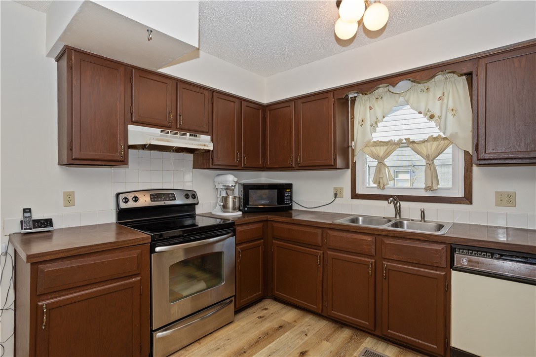 606 E Trowbridge Street