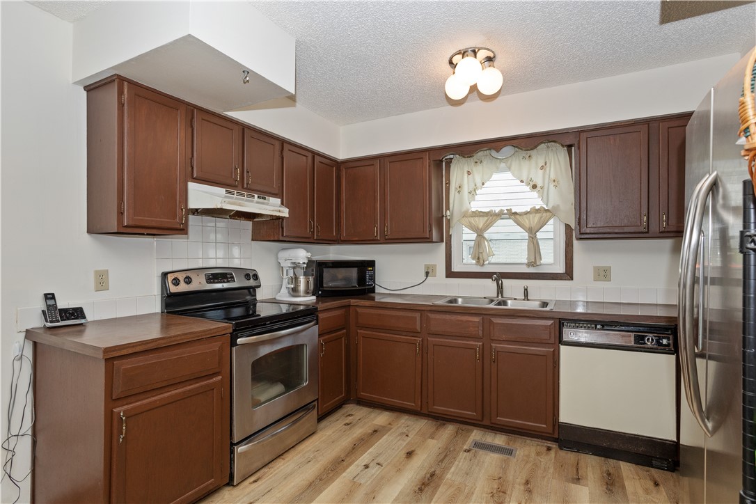 606 E Trowbridge Street