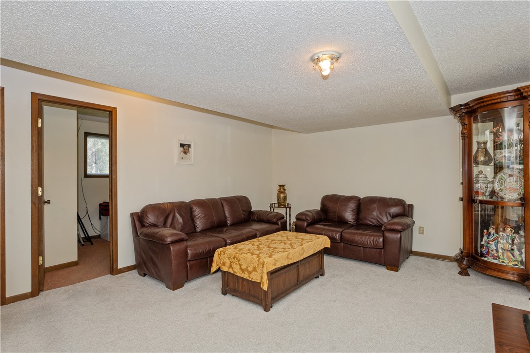 606 E Trowbridge Street