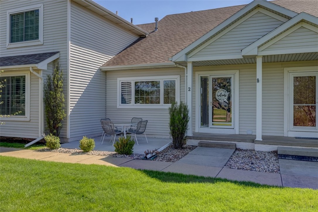 555 SE Laurel Street 2