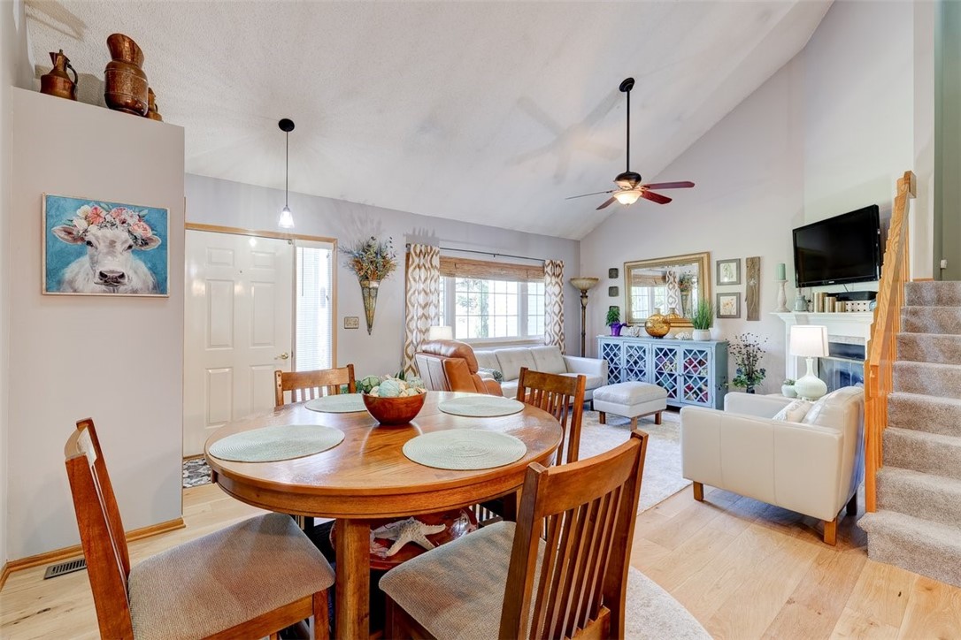 555 SE Laurel Street 2