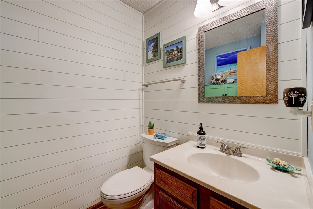 555 SE Laurel Street 2