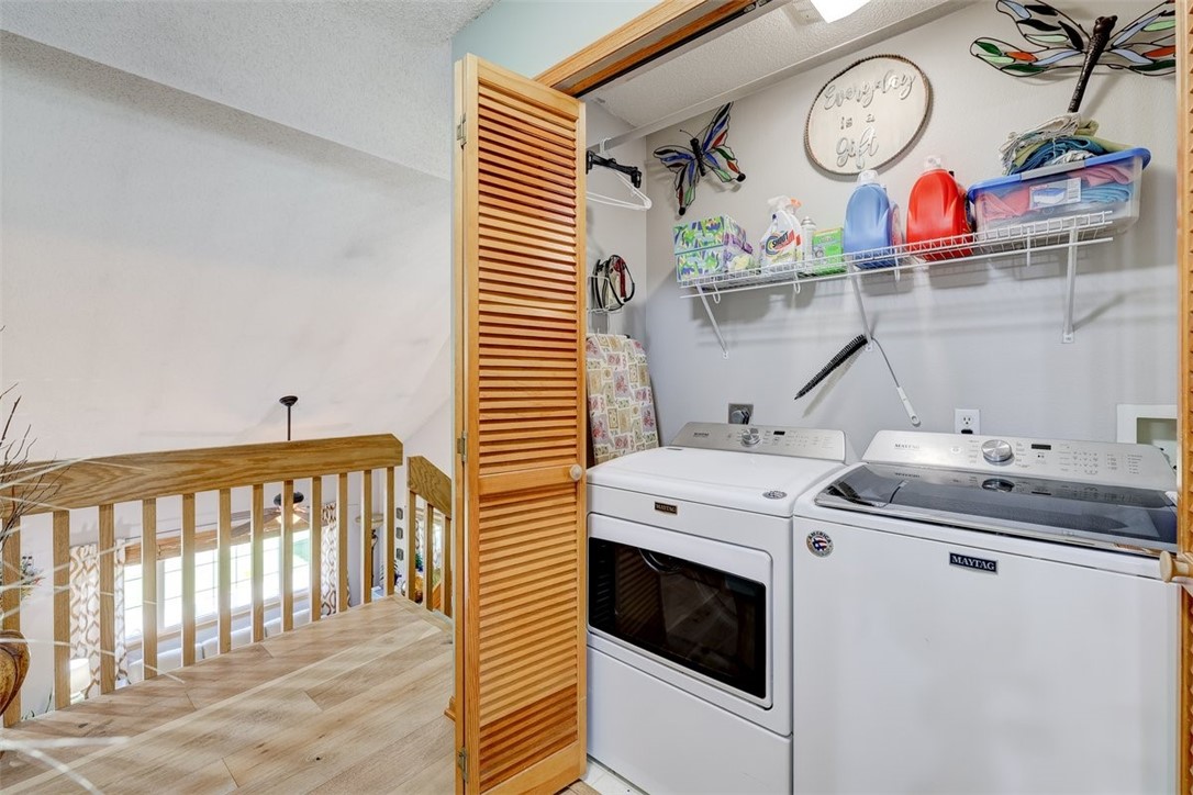 555 SE Laurel Street 2