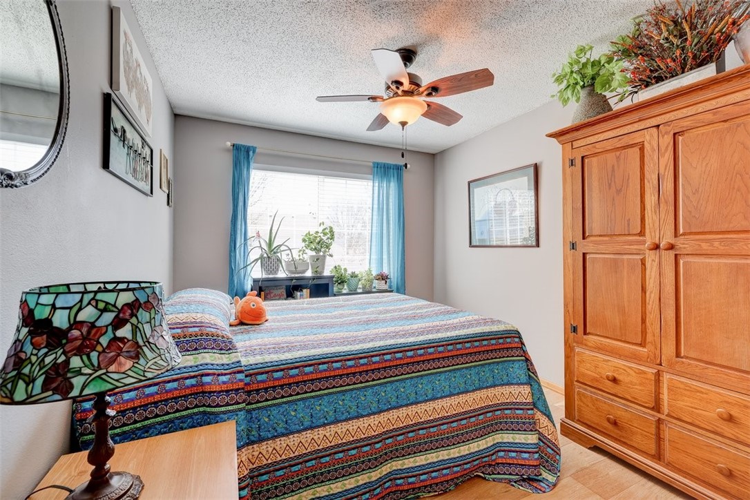 555 SE Laurel Street 2