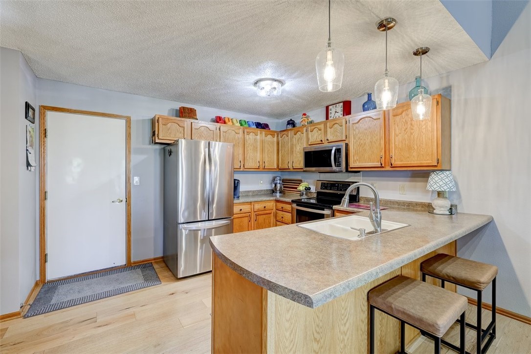 555 SE Laurel Street 2