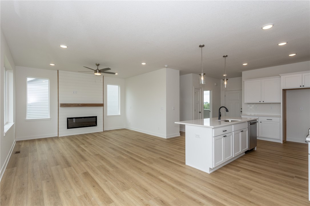 717 Plainside Avenue