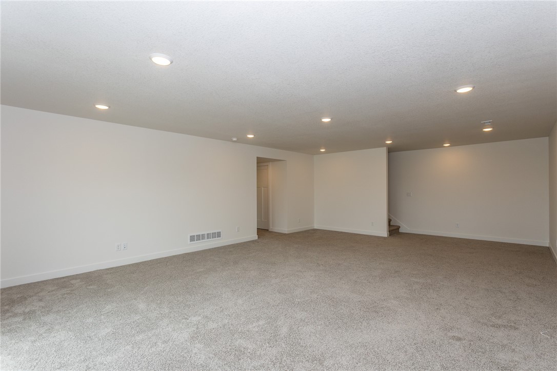 717 Plainside Avenue