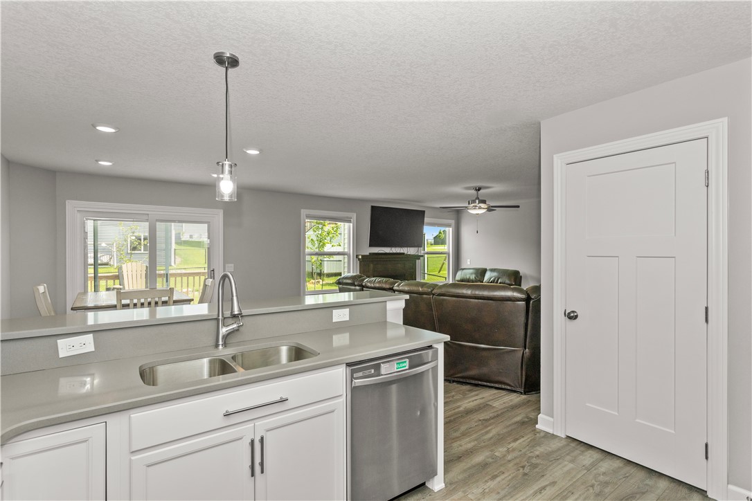 1708 E Detroit Place