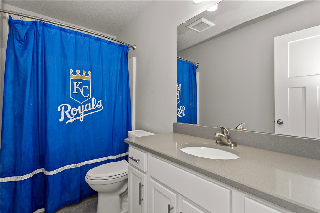 1708 E Detroit Place