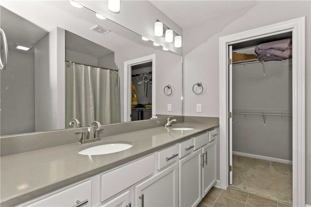 1708 E Detroit Place