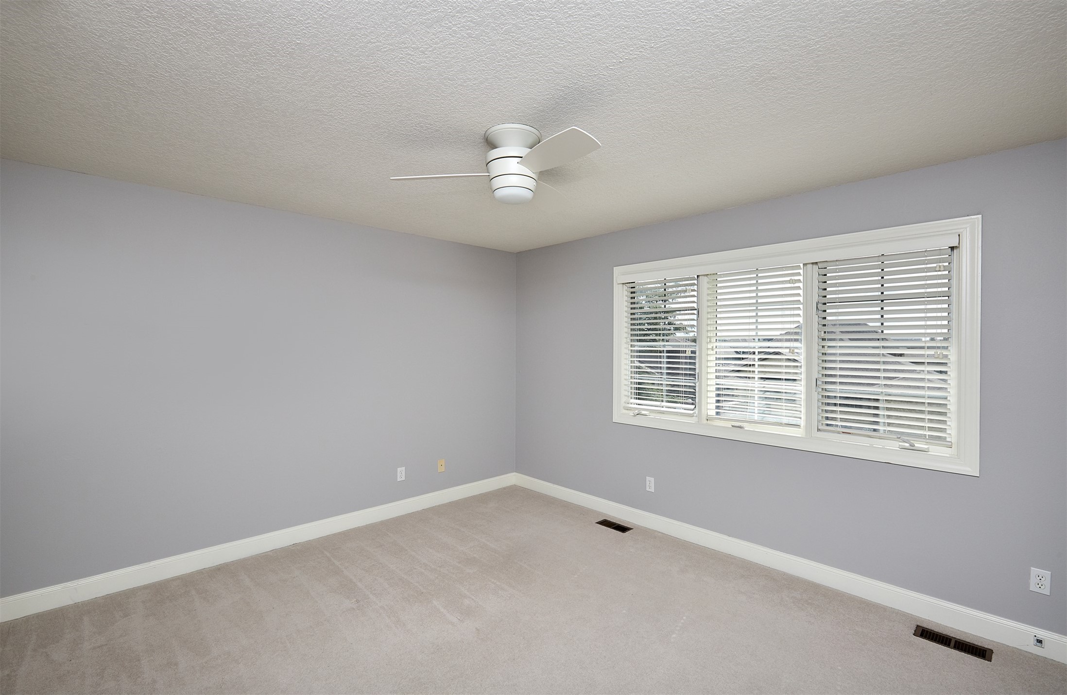 5952 Coachlight Court