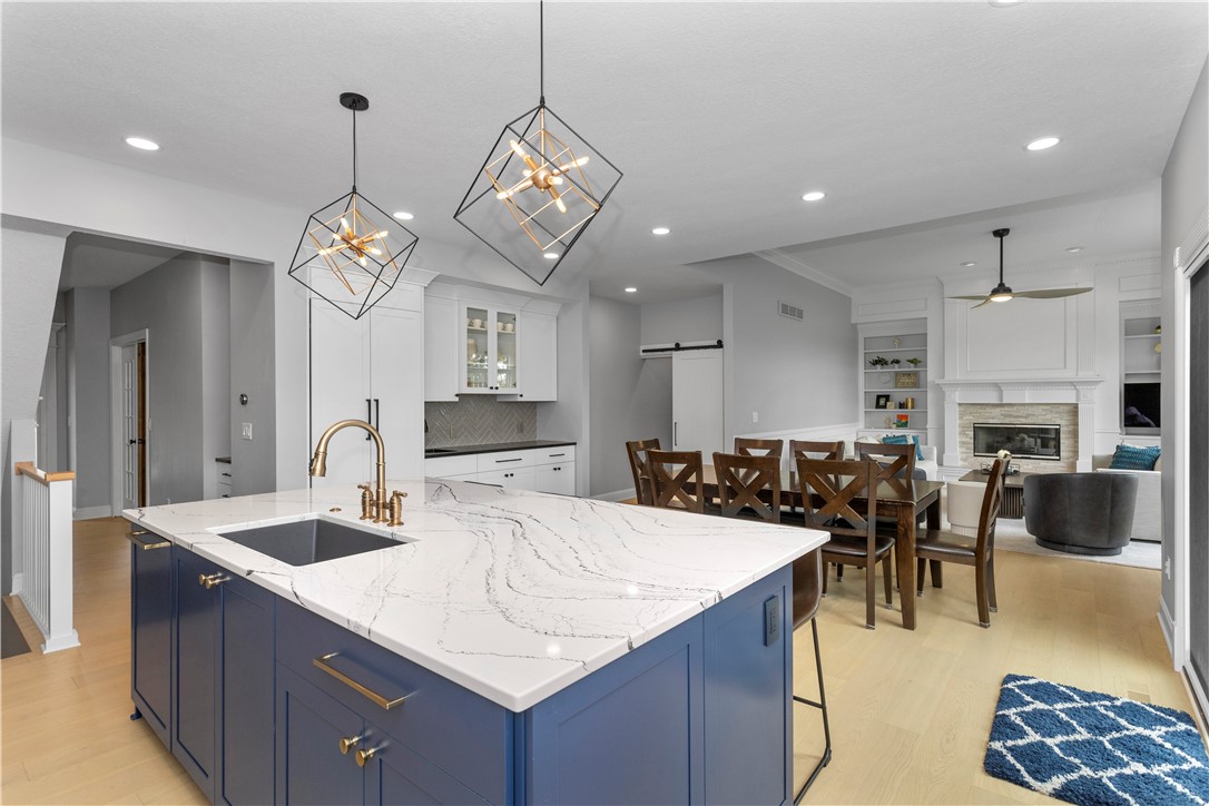 5952 Coachlight Court