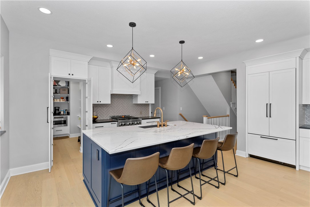 5952 Coachlight Court