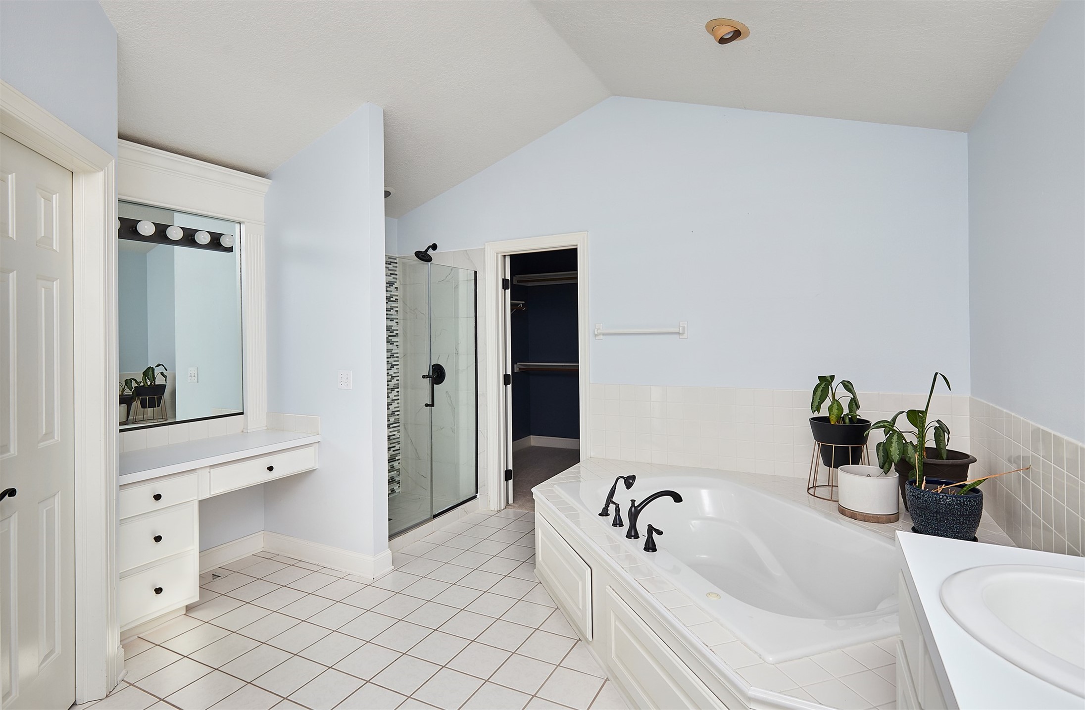 5952 Coachlight Court