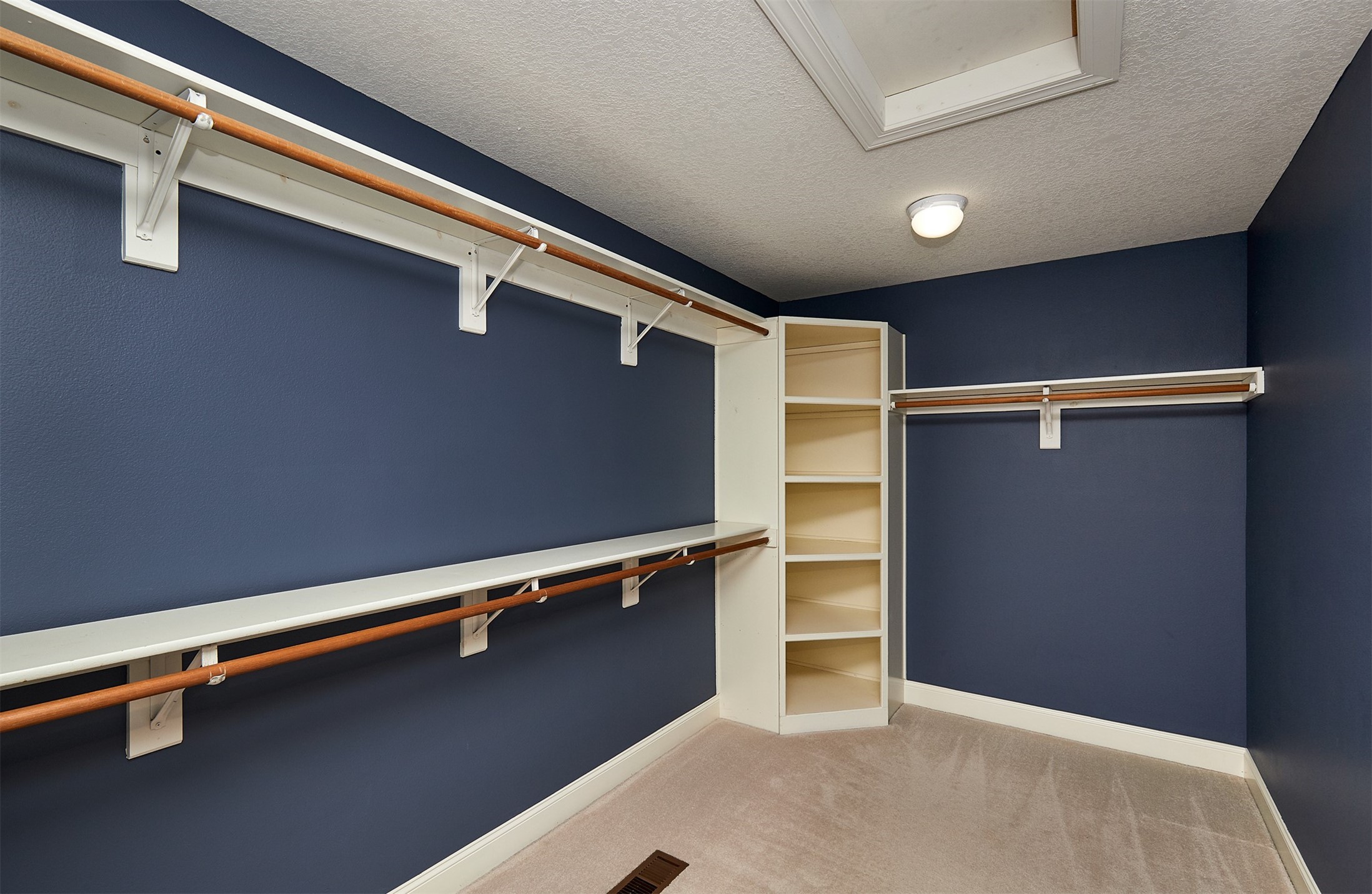 5952 Coachlight Court