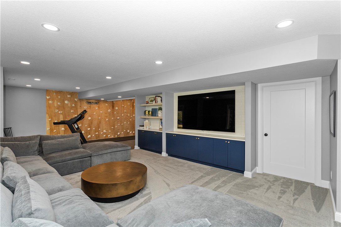 5952 Coachlight Court