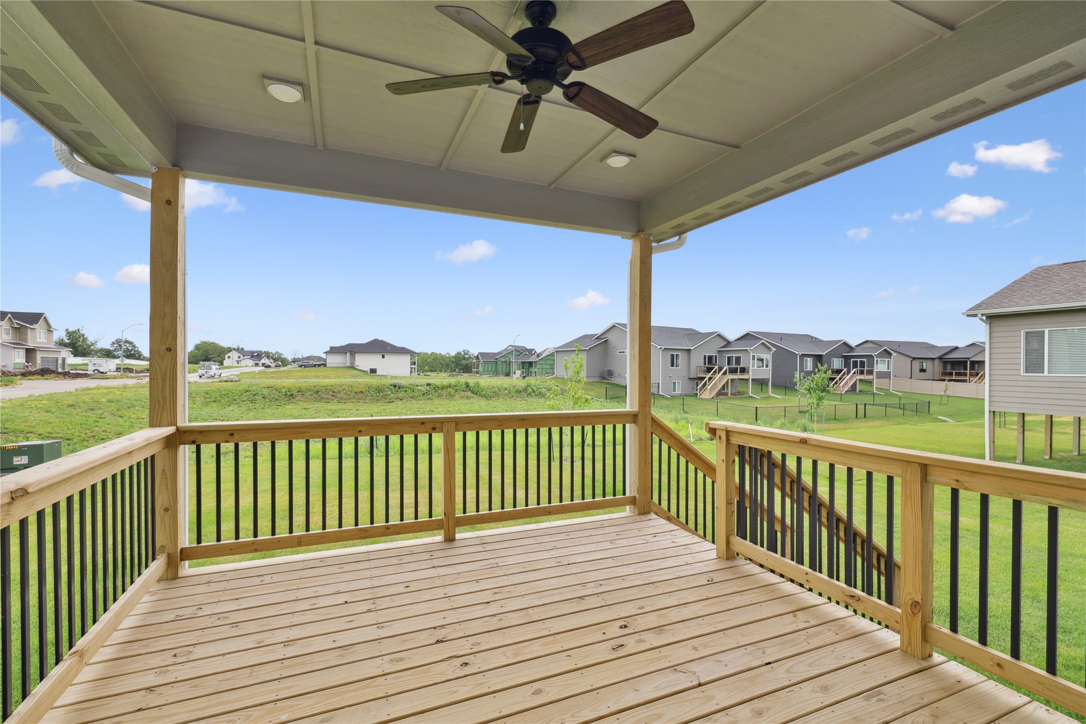 885 NW Sandy Hollow Circle