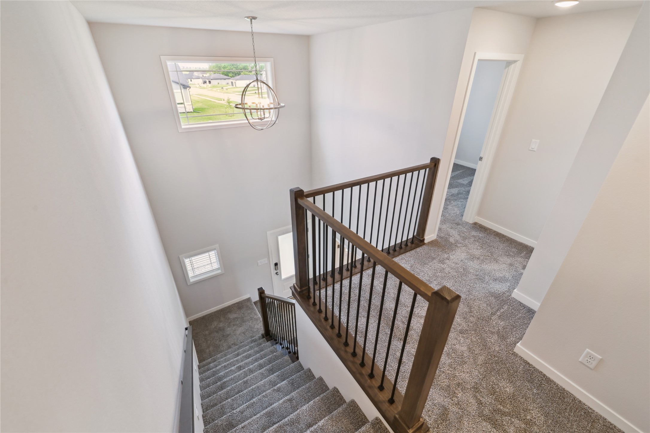 885 NW Sandy Hollow Circle