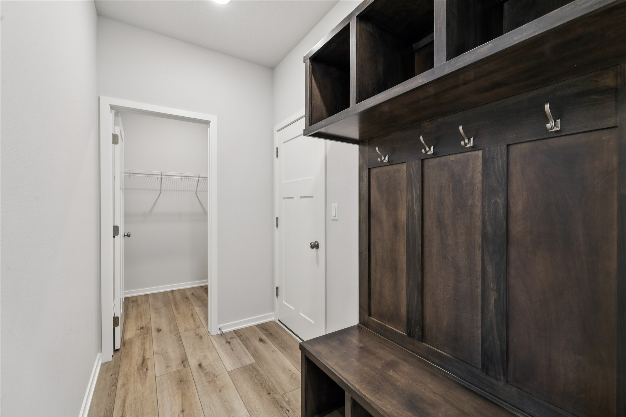 885 NW Sandy Hollow Circle